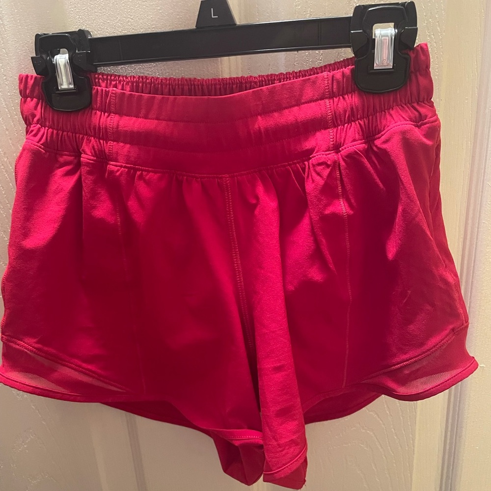 lululemon red hotty hots!!